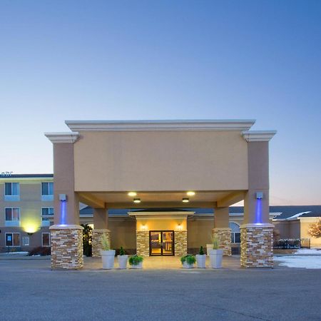 Holiday Inn Express Hotel & Suites Lexington By Ihg Exterior photo