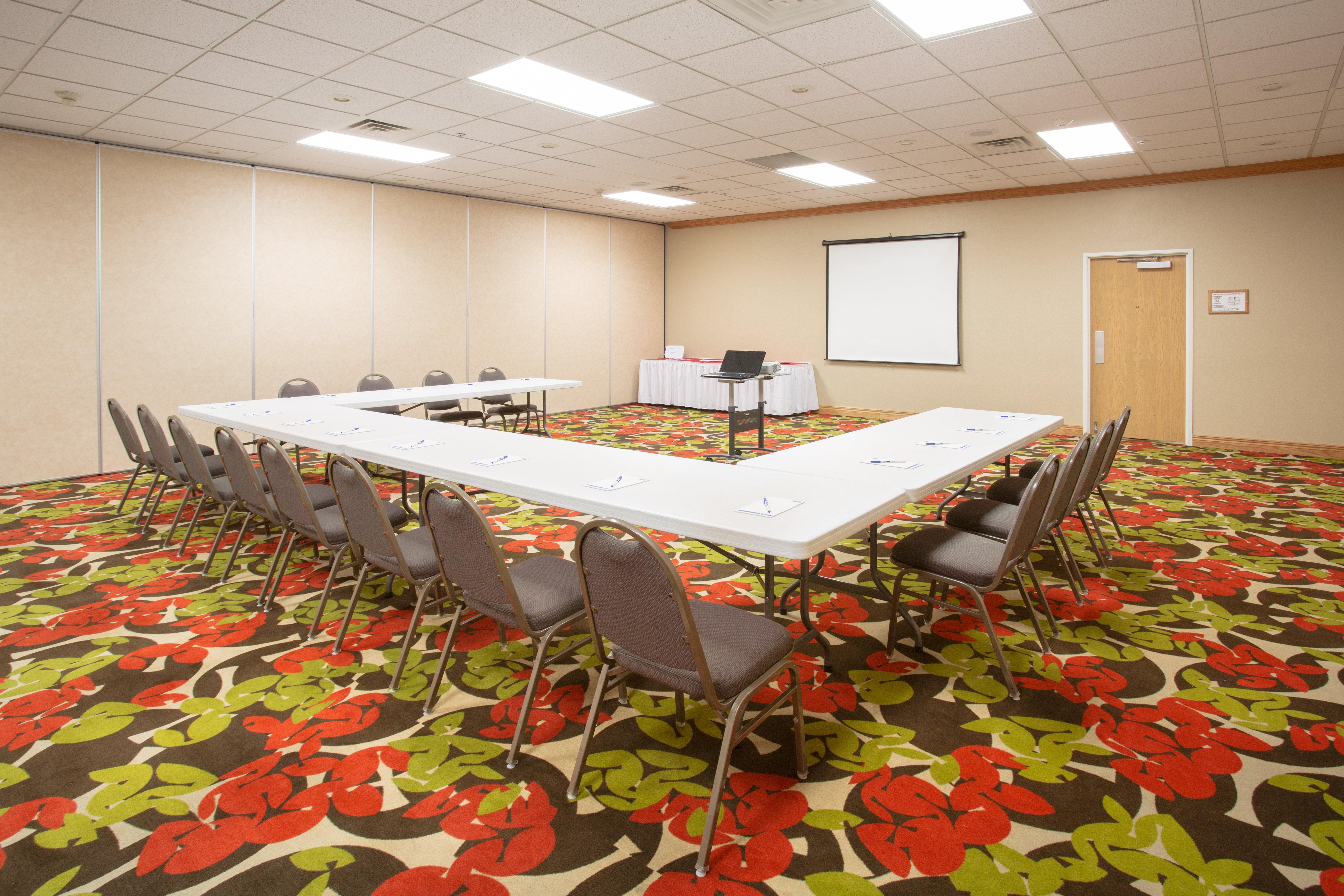 Holiday Inn Express Hotel & Suites Lexington By Ihg Exterior photo