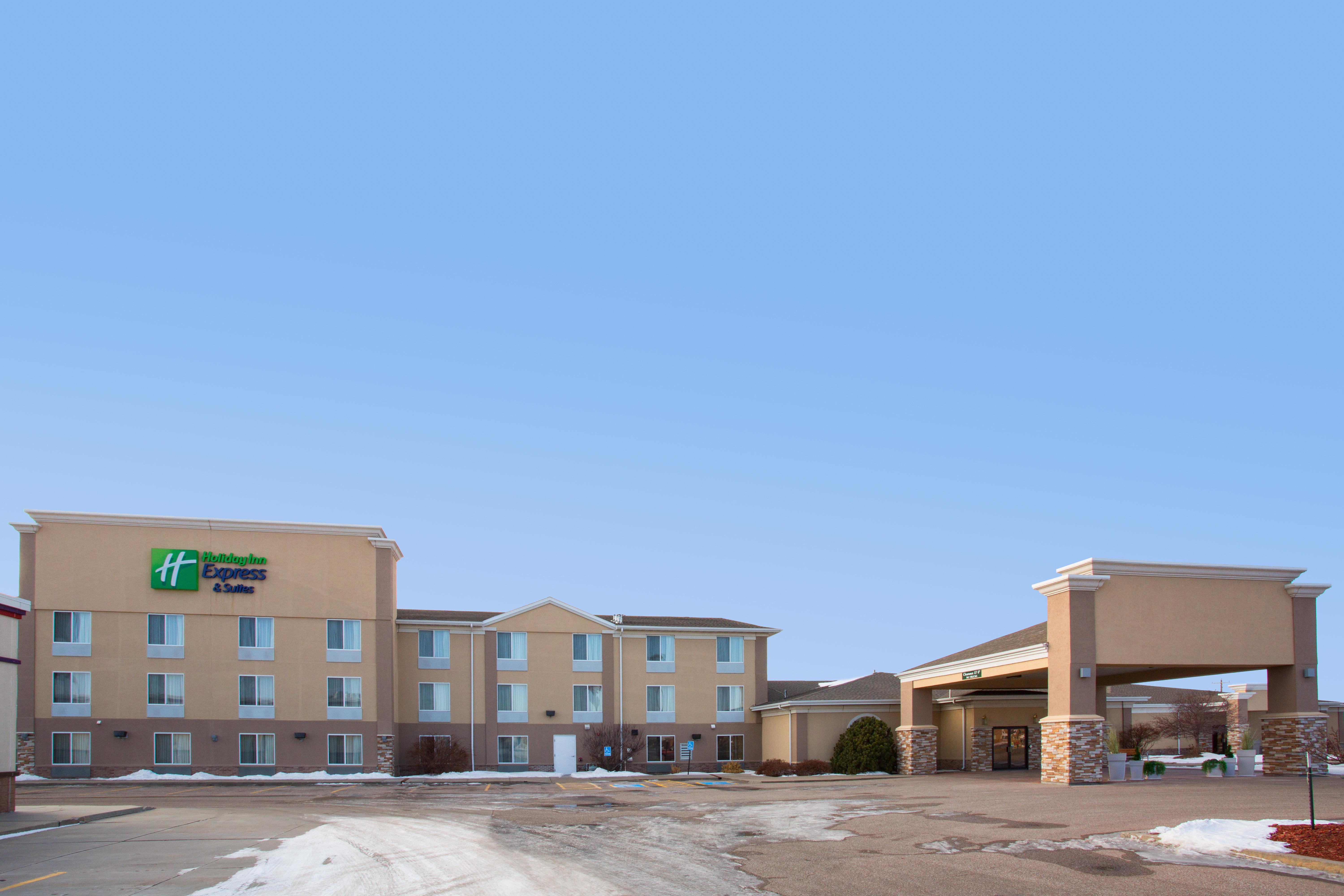 Holiday Inn Express Hotel & Suites Lexington By Ihg Exterior photo