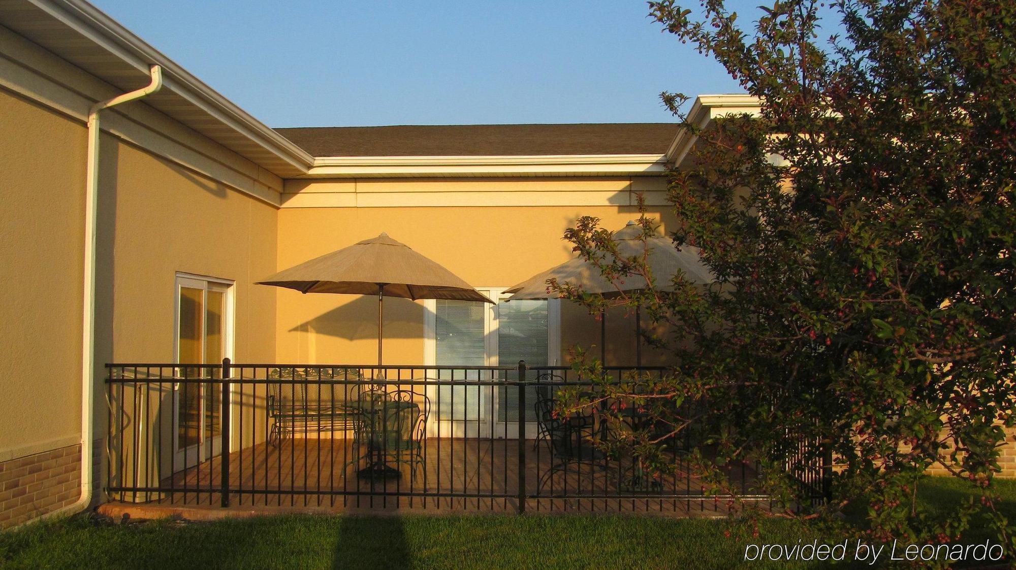Holiday Inn Express Hotel & Suites Lexington By Ihg Exterior photo
