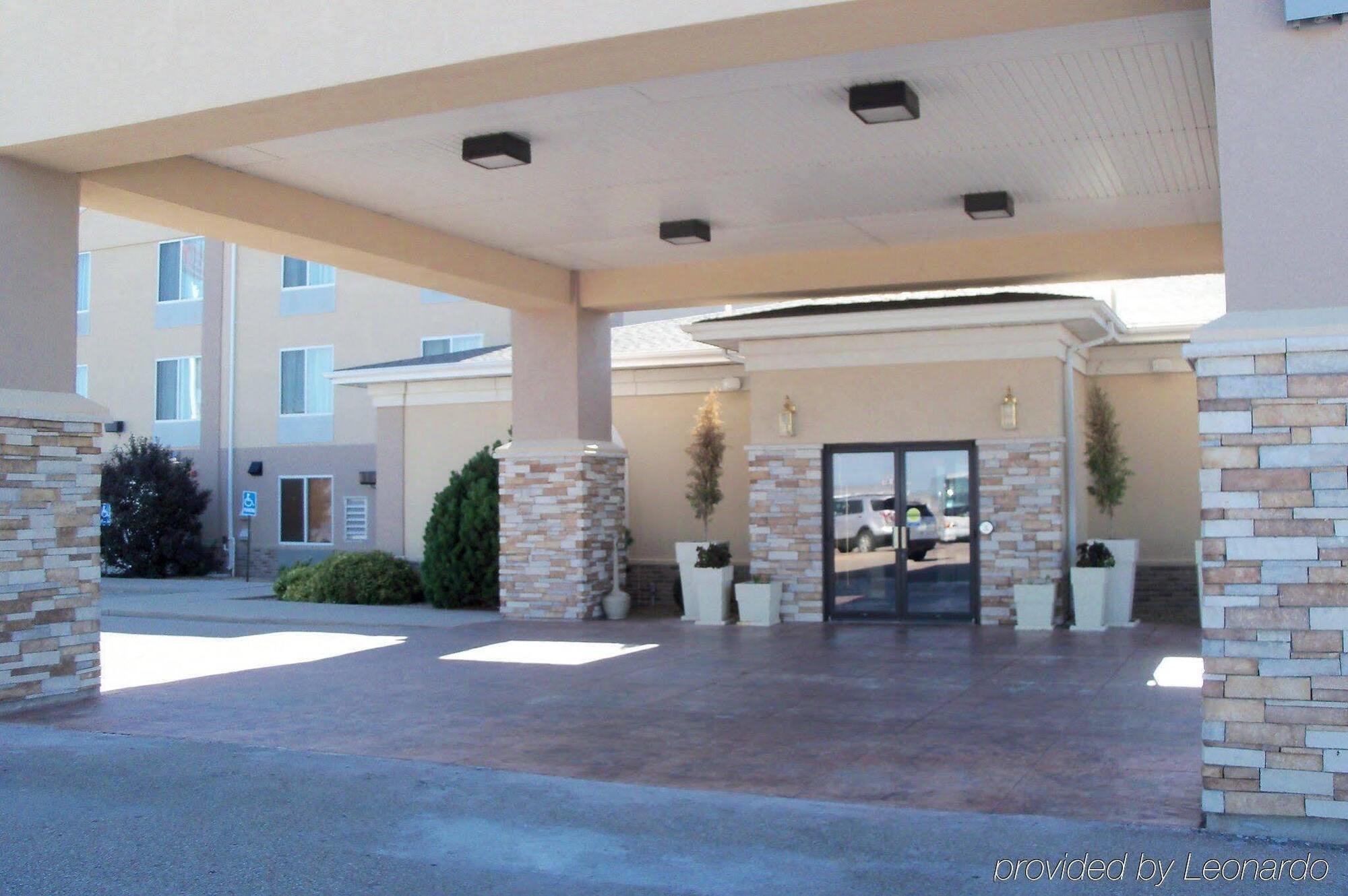 Holiday Inn Express Hotel & Suites Lexington By Ihg Exterior photo